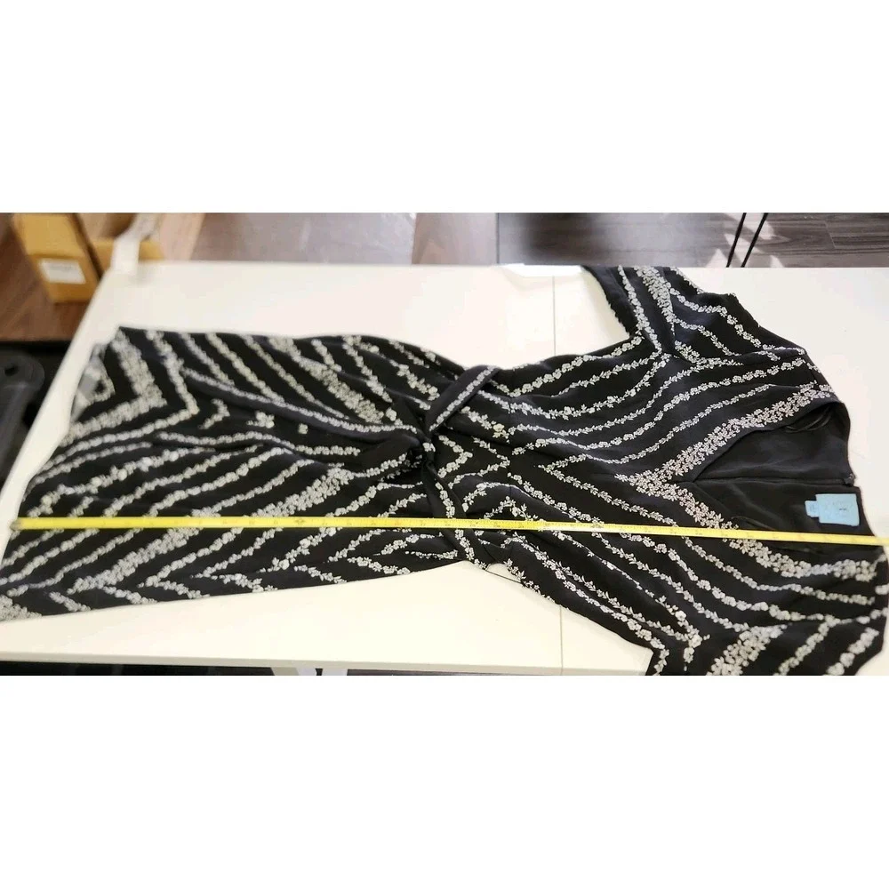 CeCe‎ Tie Belt Sleeve V Neck Floral Chain Short Black Dress Womens Size 2